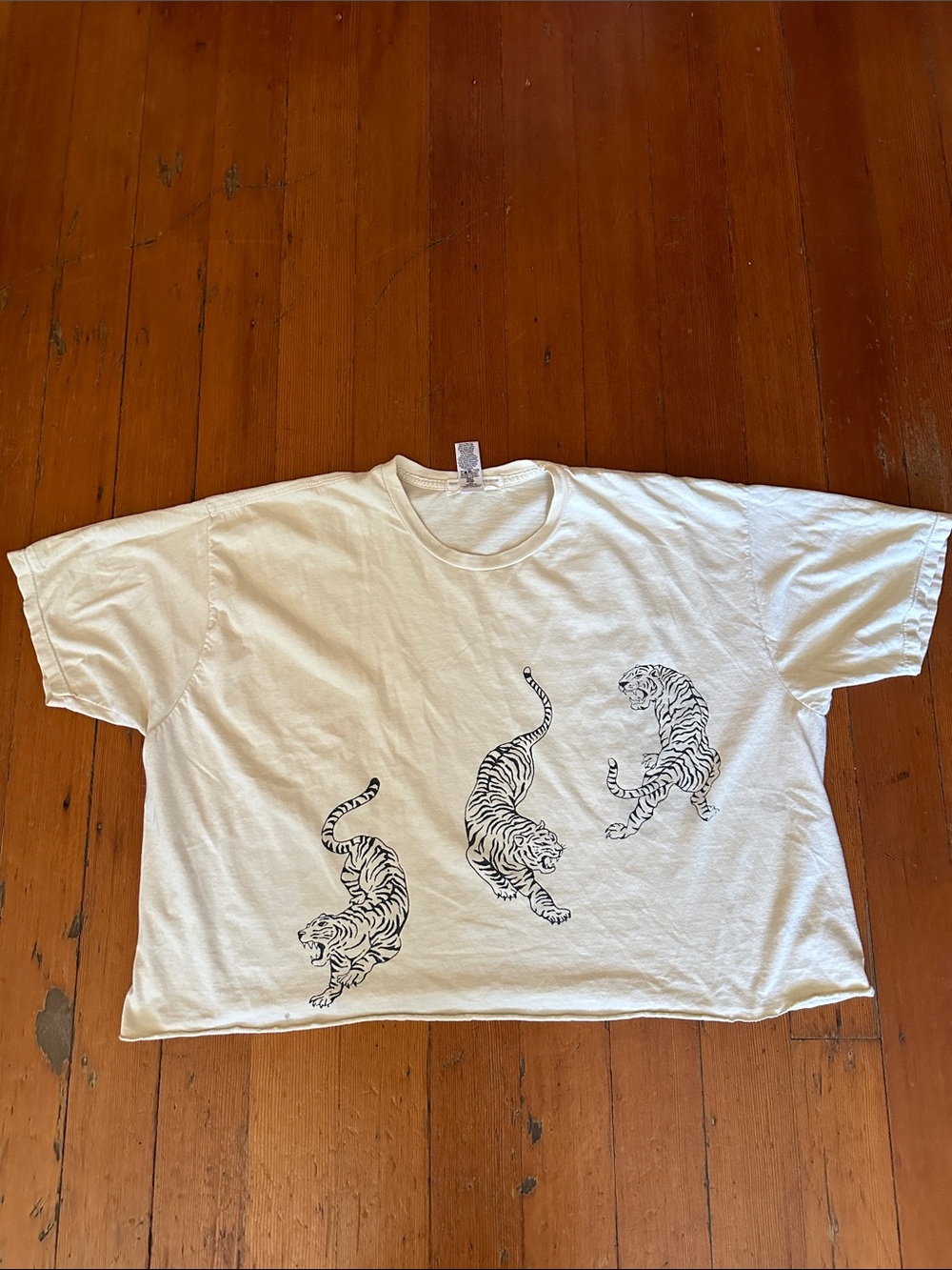 Urban Outfitters Project Social T Tiger Graphic Both Sides on Beige Cropped Tee